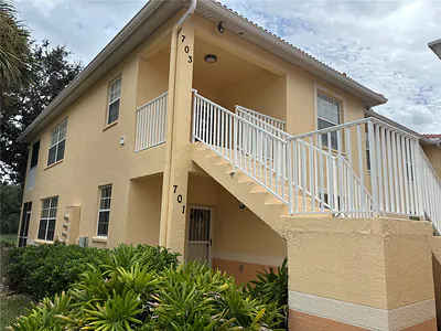 703 CASA DEL LAGO WAY 703 #703 Venice FL