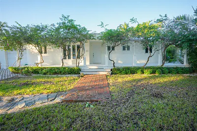355 Redwood Ln Key Biscayne FL