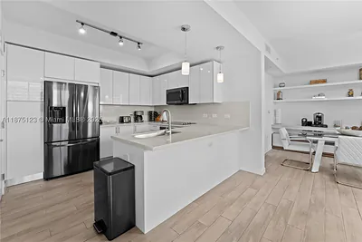 999 SW 1st Ave 3304 #3304 Miami FL