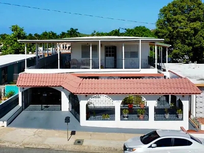 Fajardo Gardens CALLE SAUCE CASA Q18 3 #3 Fajardo PR