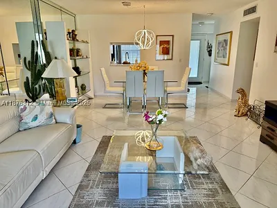 1025 SE 4th Ave 101 #101 Dania Beach FL