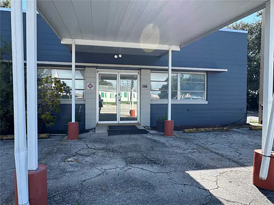 205 N SCENIC HIGHWAY Frostproof FL