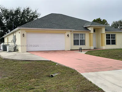 830 NE 10 Cape Coral FL