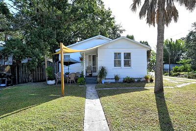 1704 COCOANUT AVENUE Sarasota FL