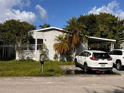 909 Sw 131 Way Davie FL