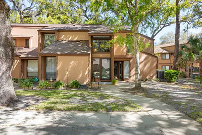 8 FAIRWAYS CIRCLE 8 #8 Palm Coast FL