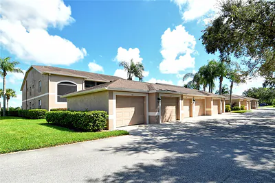 5271 MAHOGANY RUN AVENUE 721 #721 Sarasota FL