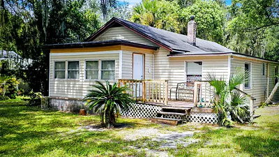 372 W COLLINS STREET Umatilla FL