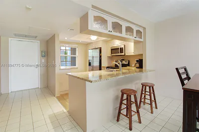 605 Oaks Dr 305 #305 Pompano Beach FL