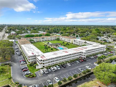8101 11TH STREET N 320 #320 St Petersburg FL