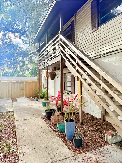 9402 N SEMMES STREET Tampa FL