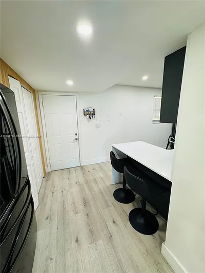 1555 W 44th Pl 214D #214D Hialeah FL