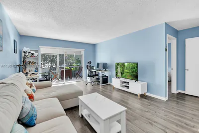 6207 Bay Club Drive 3, Fort Lauderdale, FL 33308 #3 Fort Lauderdale FL