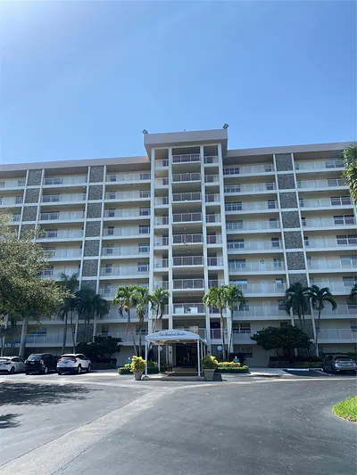 3510 Oaks Way 504, Pompano Beach, FL 33069 #504 Pompano Beach FL