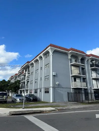 13725 NE 6th Ave 209 #209 North Miami FL