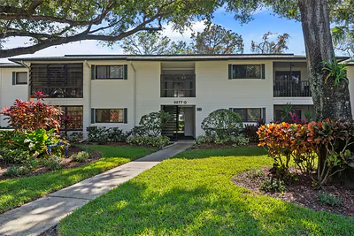 3277 FOX CHASE CIRCLE N 105 #105 Palm Harbor FL