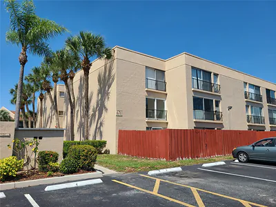 2763 WOODGATE LANE 207 #207 Sarasota FL