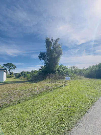 6000 PAT AVENUE N Lehigh Acres FL