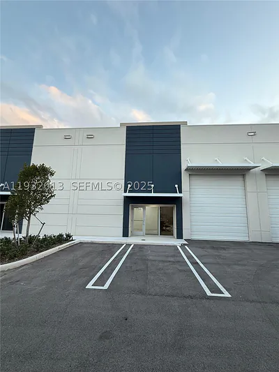6135 NW 102 AVE 124 #124 , FL