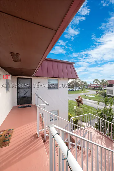 12027 S Greenway Cir 206 #206 Royal Palm Beach FL