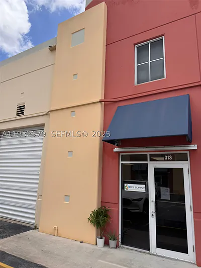 6020 NW 99th Ave 203 #203 Doral FL