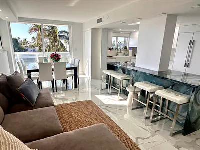 2457 Collins Ave 408 #408 Miami Beach FL