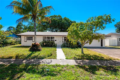 4360 NW 4th St Plantation FL