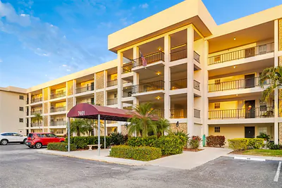 7461 W COUNTRY CLUB DRIVE 404 #404 Sarasota FL