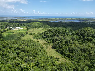PR 682 KM 6.5 INT GARROCHALES WARD Arecibo PR