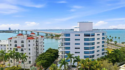 136 GOLDEN GATE POINT 502 #502 Sarasota FL