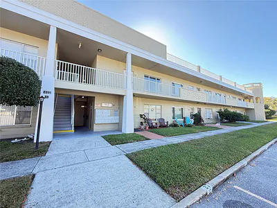 2391 SUMATRAN WAY 63 #63 Clearwater FL