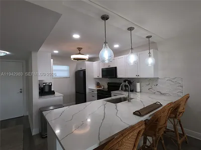 3930 Inverrary Blvd 604-D #604-D Lauderhill FL