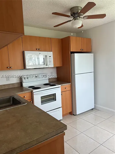 1017 Washington Cir 1017-I #1017-I Homestead FL