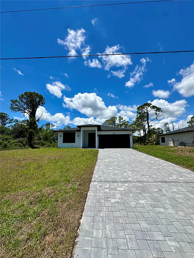 8533 LANCELOT AVENUE North Port FL