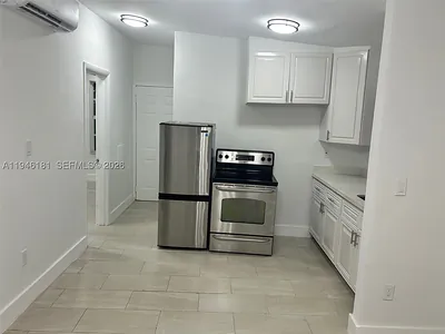 261 NW 49th St C #C Miami FL