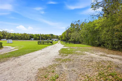 3660 W HWY 329 Reddick FL