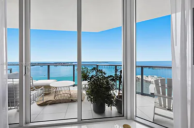 1300 Brickell Bay Dr 3302 #3302 Miami FL