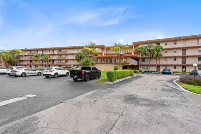 9300 SW 8th Street 422, Boca Raton, FL 33428 #422 Boca Raton FL