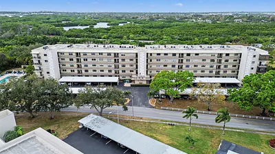 8198 TERRACE GARDEN DRIVE N 411 #411 St Petersburg FL