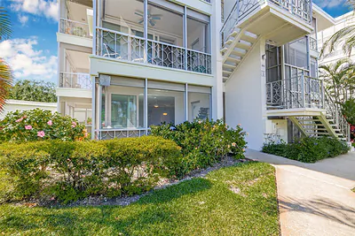 615 10TH AVENUE NE 1 #1 St Petersburg FL
