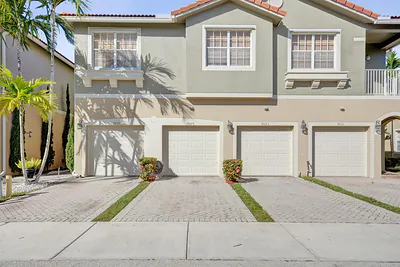 9075 Plymouth Place, Tamarac, FL 33321 Tamarac FL