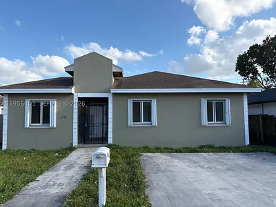 2916 NW 51st St Miami FL