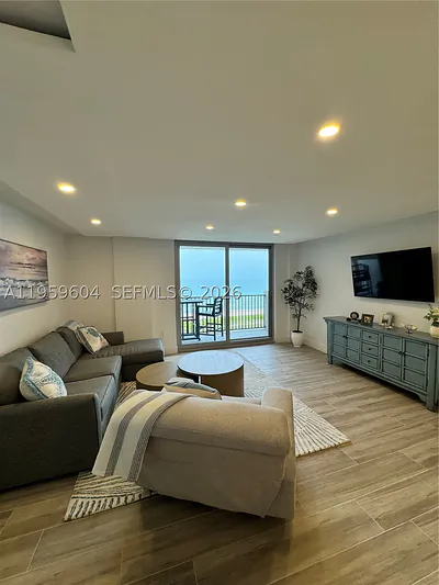9273 Collins Ave 810 #810 Surfside FL