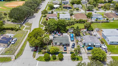 901 NW 34th Ter Lauderhill FL