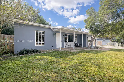 5724 Mckinley St Hollywood FL