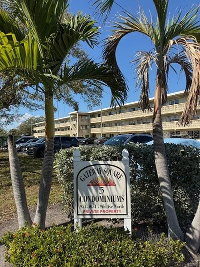 1051 79TH AVENUE N 202 #202 St Petersburg FL