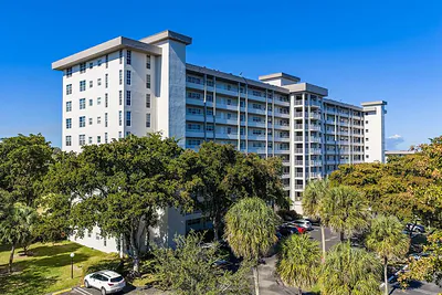 575 Oaks Lane 1002, Pompano Beach, FL 33069 #1002 Pompano Beach FL
