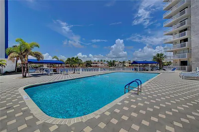 1600 S Ocean Dr 17C #17C Hollywood FL