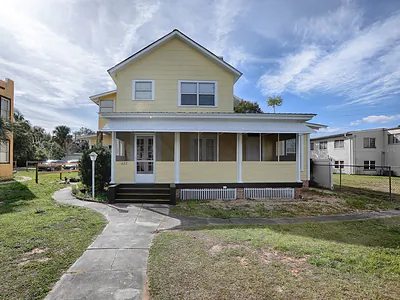 422 E CITRUS AVENUE Eustis FL