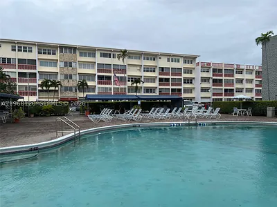 215 SE 3rd Ave 3 D #3 D Hallandale Beach FL